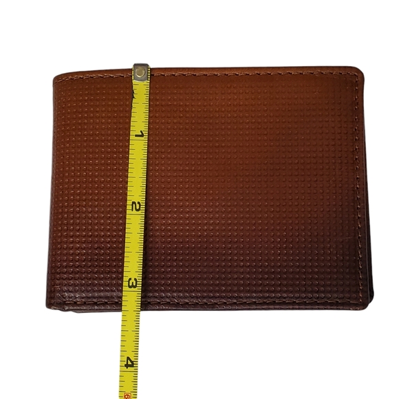 NWT Patricia Nash textured leather slim bifold wallet chestnut classic designer - Picture 8 of 8
